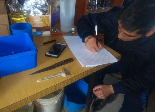 Su hermano lo denunció por apuñalar al perro