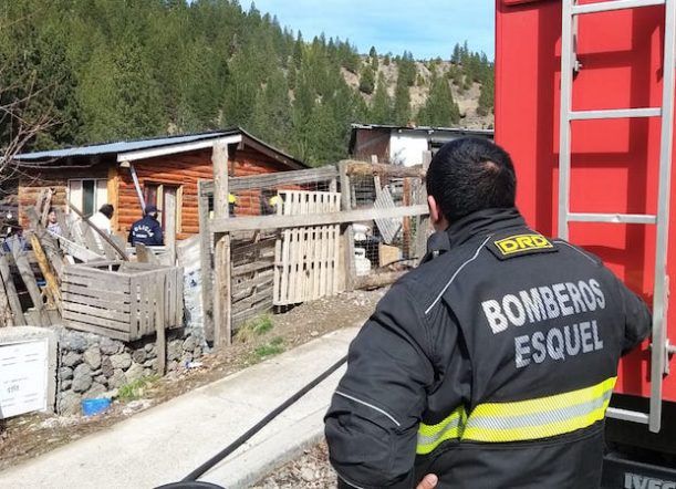 Vecinos ayudaron a controlar un principio de incendio