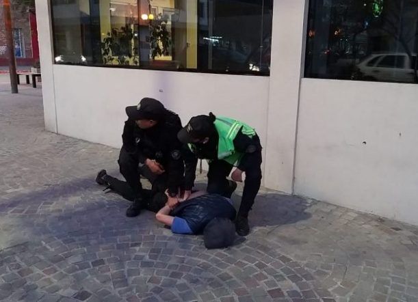 Joven detenido en pleno centro por amenazas