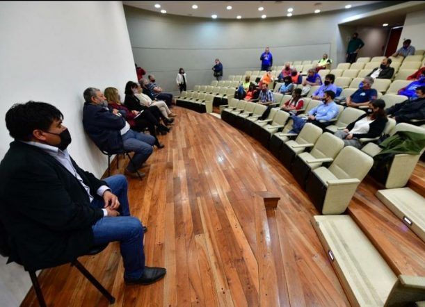 Gremios y diputados acordaron avanzar con la ley tributaria