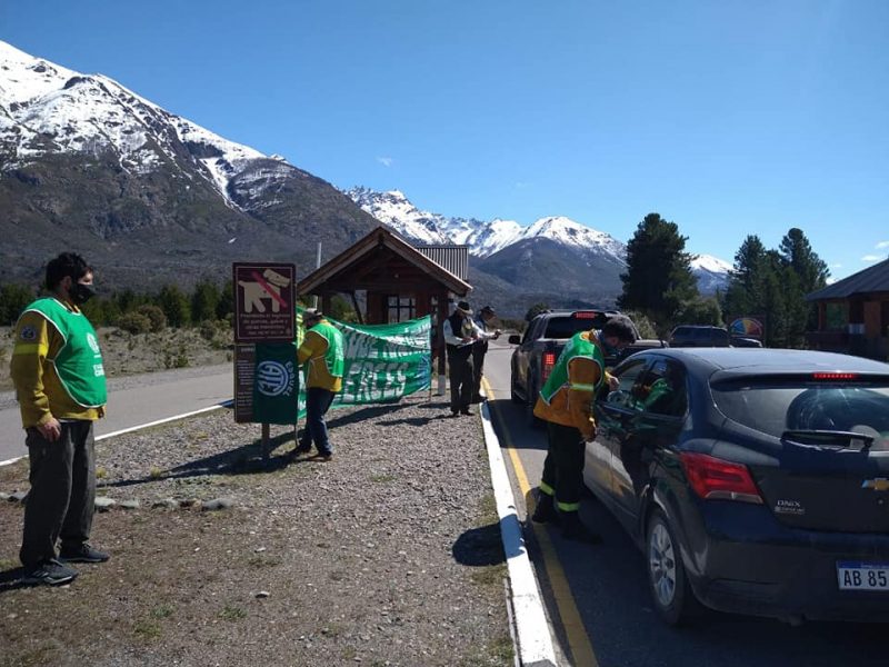 Los Alerces: Trabajadores se manifestaron en el ingreso al Parque