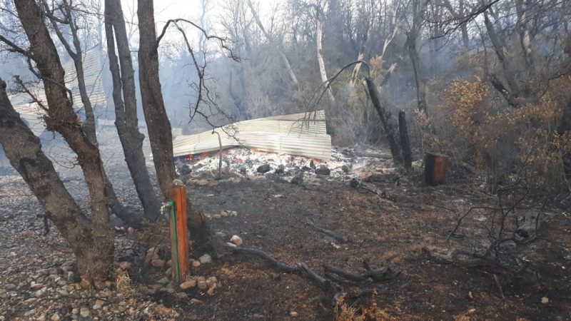 Cholila: Controlan incendio que afectó 200 hectáreas y una vivienda