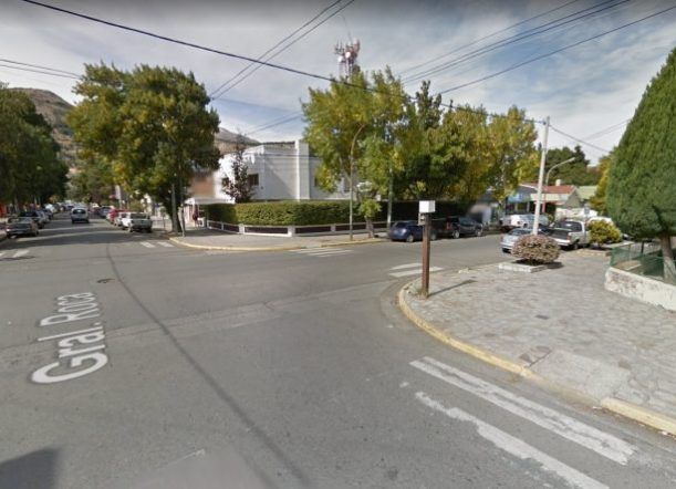 Llegó a Esquel desde Comodoro y paseaba por el centro