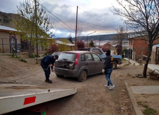 Lo echaron y se llevó el auto para cobrar la deuda