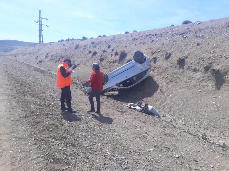 Fuerte vuelco en Ruta 40 resultó con la conductora ilesa