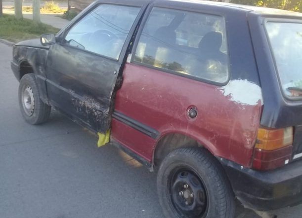 Por “un problema de mujeres” lo siguió con un cuchillo