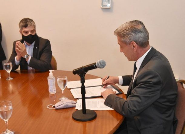 Gobernador Costa: Convenio para terminar la Terminal de Ómnibus