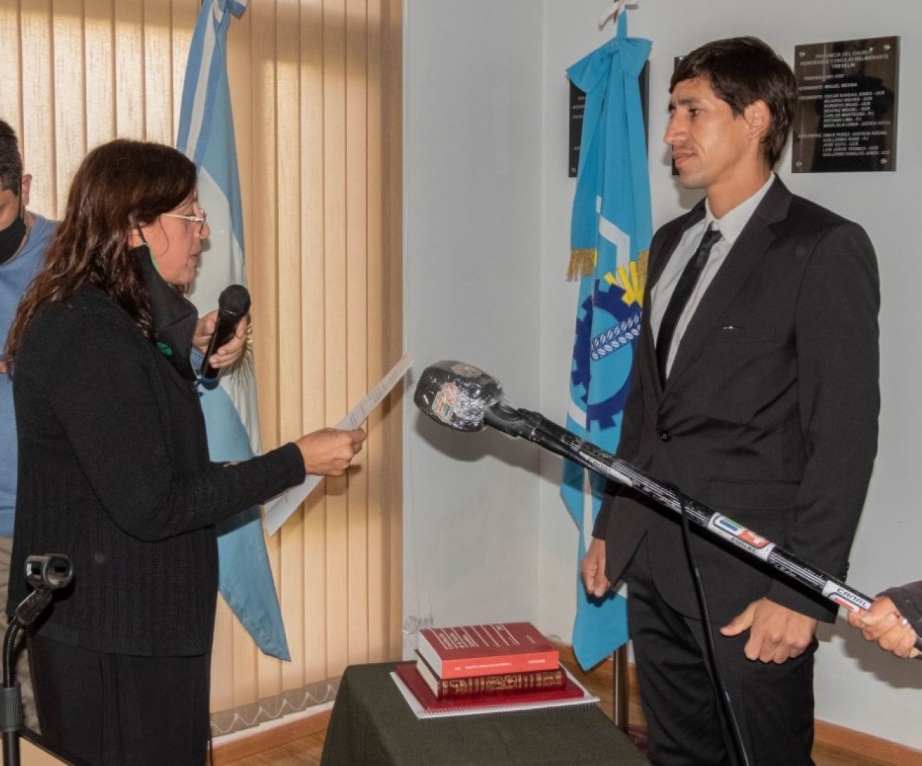 El abogado Martín Gabriel Sánchez Albornoz juró como nuevo Juez de Faltas de Trevelin (prensa Municipalidad de Trevelin)