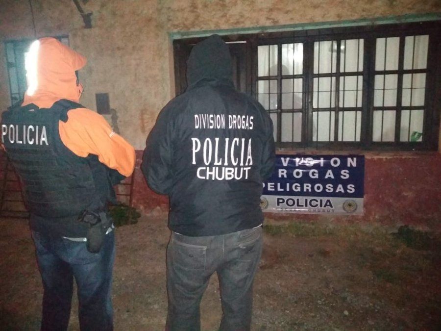 Allanamientos por causa de narcomenudeo en Trevelin (Policía del Chubut)