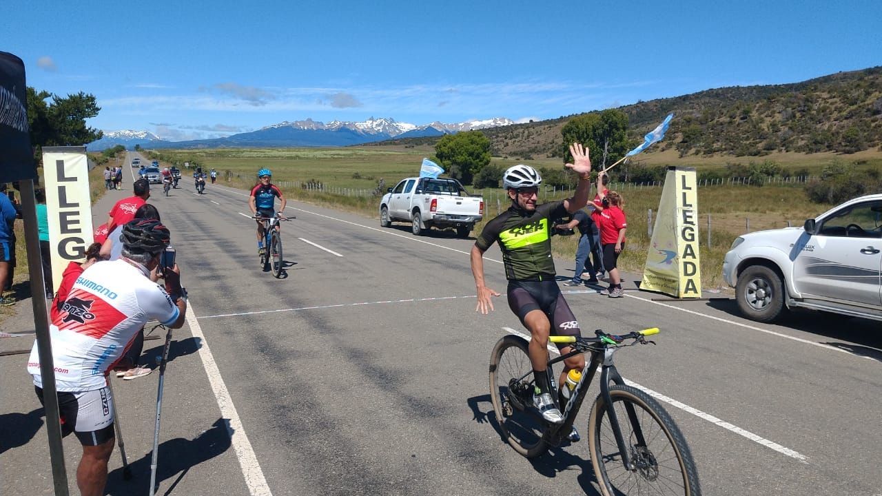 Marcos Aga ganó por quinta vez la Doble Lago Futalaufquen (EQS Notas)