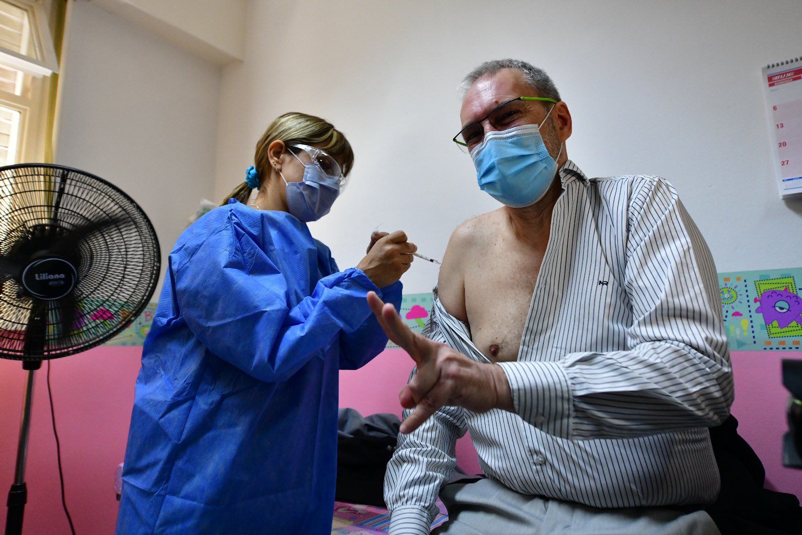 El Ministro de salud de Chubut se aplicó la vacuna