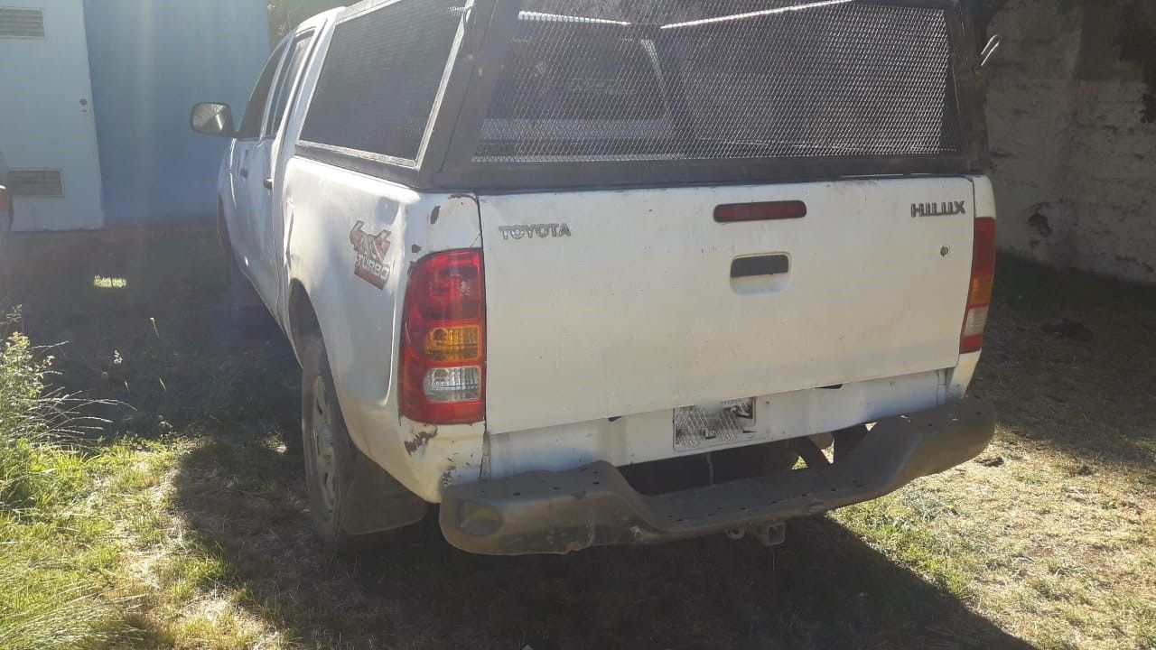 Fuera de sí atacó a la policía y le cortó la mano a un efectivo. (Policía de Chubut)