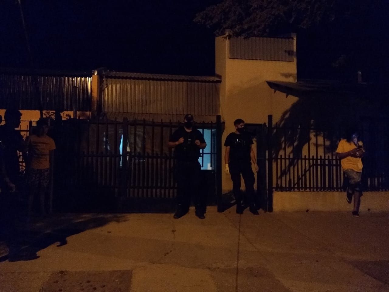 Un joven resultó gravemente herido en un confuso hecho en Esquel (Policía del Chubut)