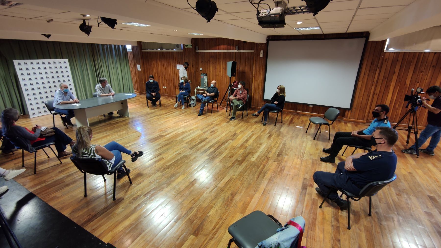 COEM reunido en Esquel con el ministro Puratich