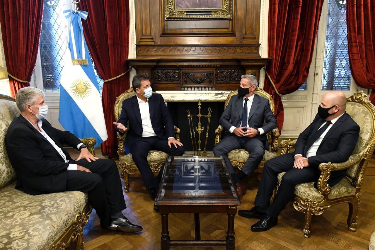 El gobernador Arcioni se reunió con Sergio Massa y le detalló el proyecto de zonificación minera (Gobierno del Chubut)