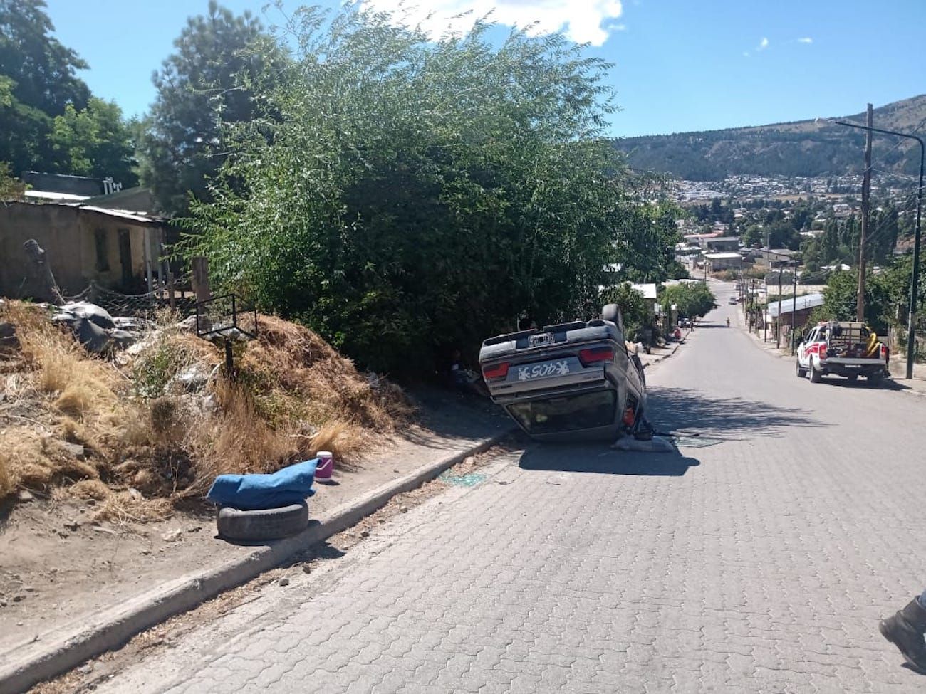Volcó un vehículo en el Barrio Ceferino de Esquel (Policía del Chubut)