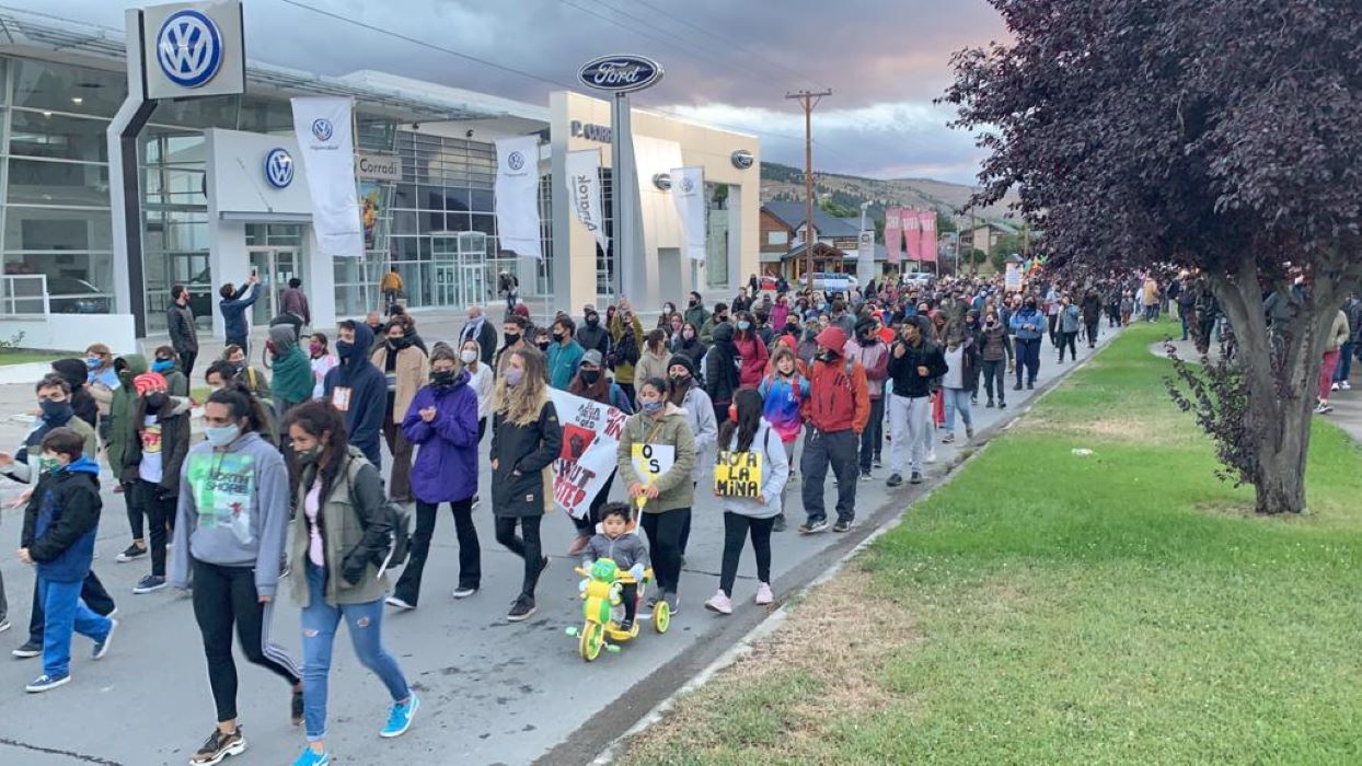 Esquel realizó la primera marcha y caravana del año contra la zonificación