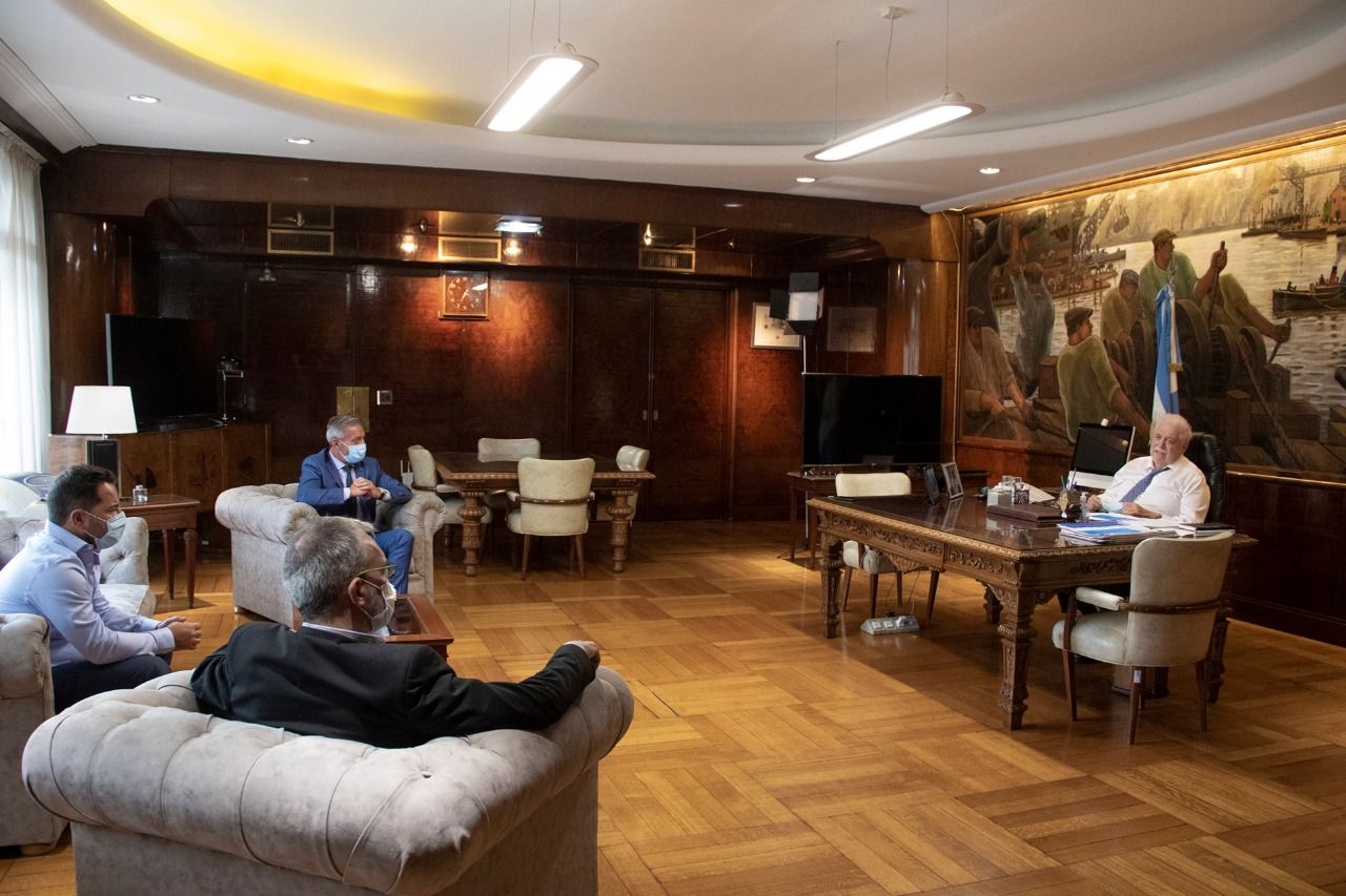 Gines González García anunció aportes para Salud de Chubut