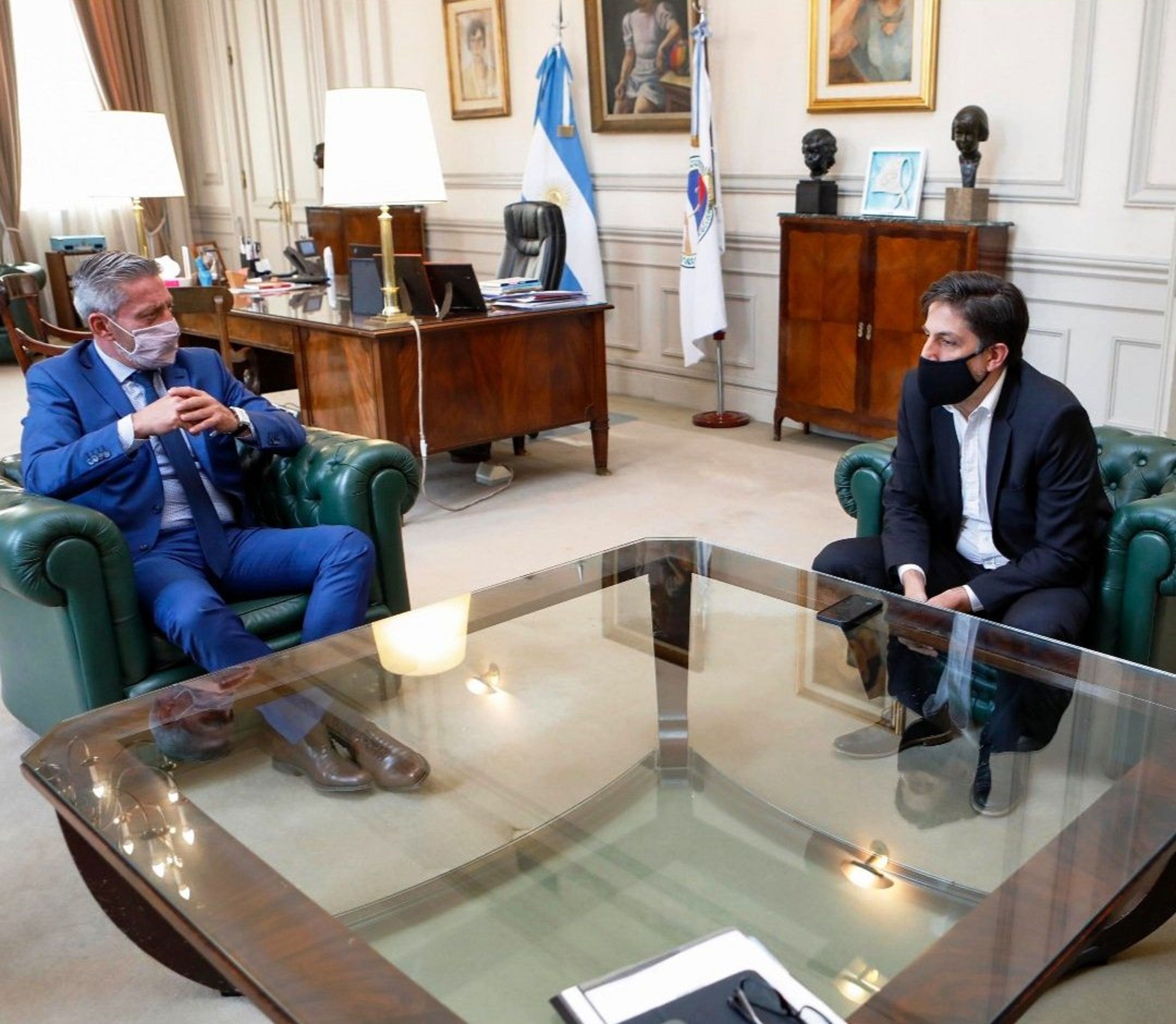 Arcioni se reunió con Trotta por la vuelta a clases