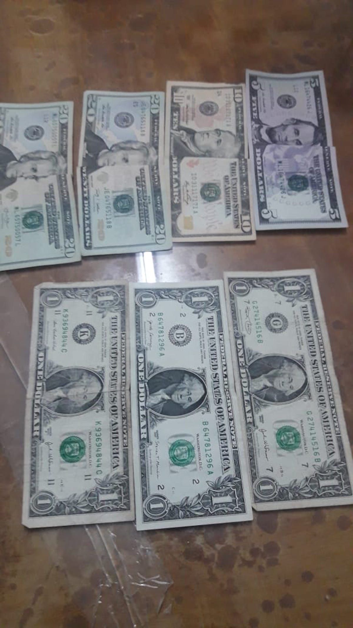 Encontró una billetera y la devolvió