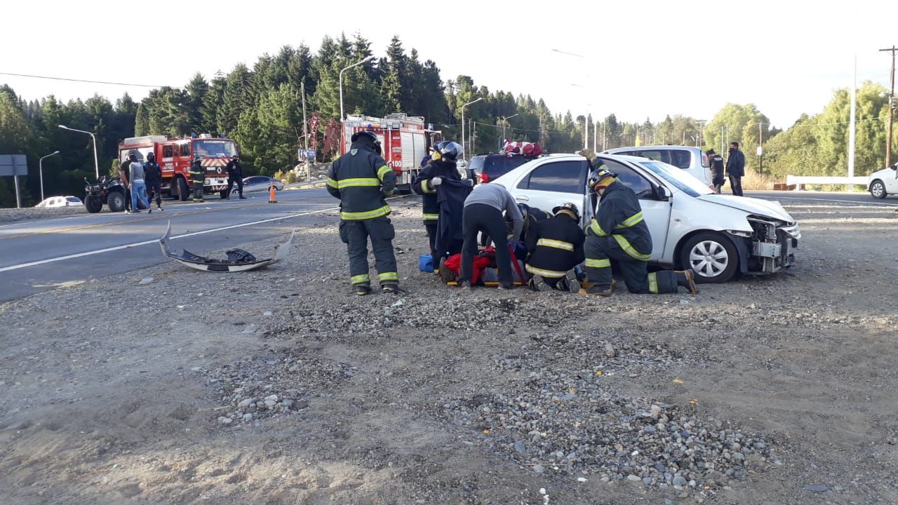 Fuerte choque en el acceso a Lago Puelo