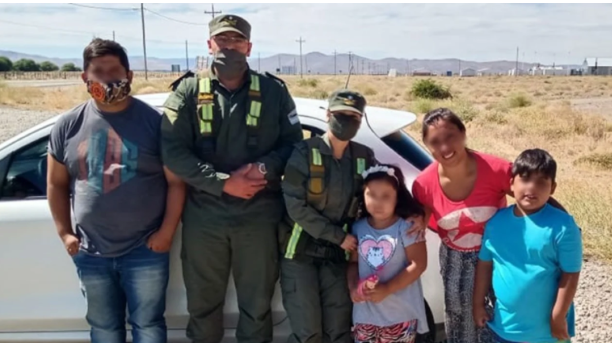 Gendarmes reanimaron a una nena que se desmayó cuando viajaba en la ruta