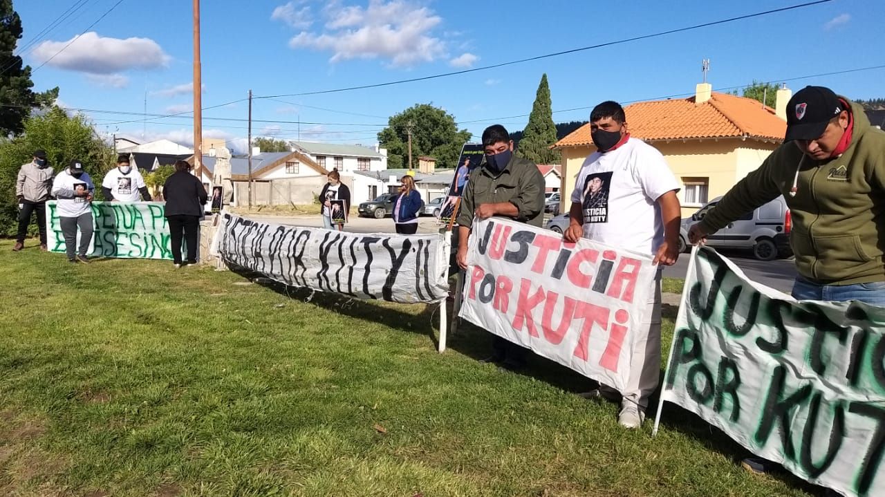 Familiares de Méndez reclaman que se suspendió la audiencia a último momento