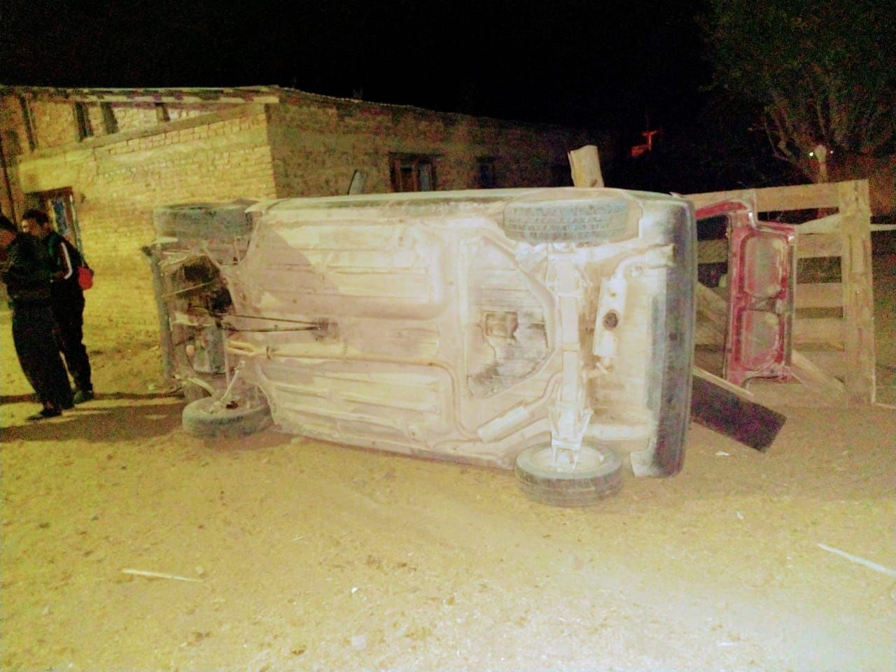 Trevelin: chocó, volcó y terminó incrustado en un cerco
