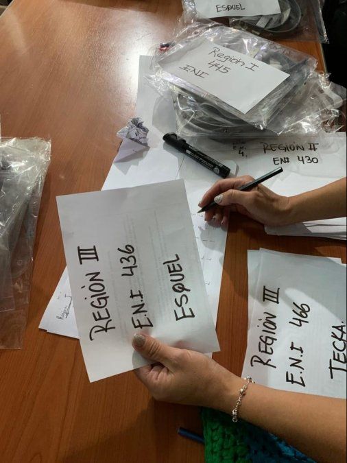 Educación distribuye mascarillas en escuelas de la provincia