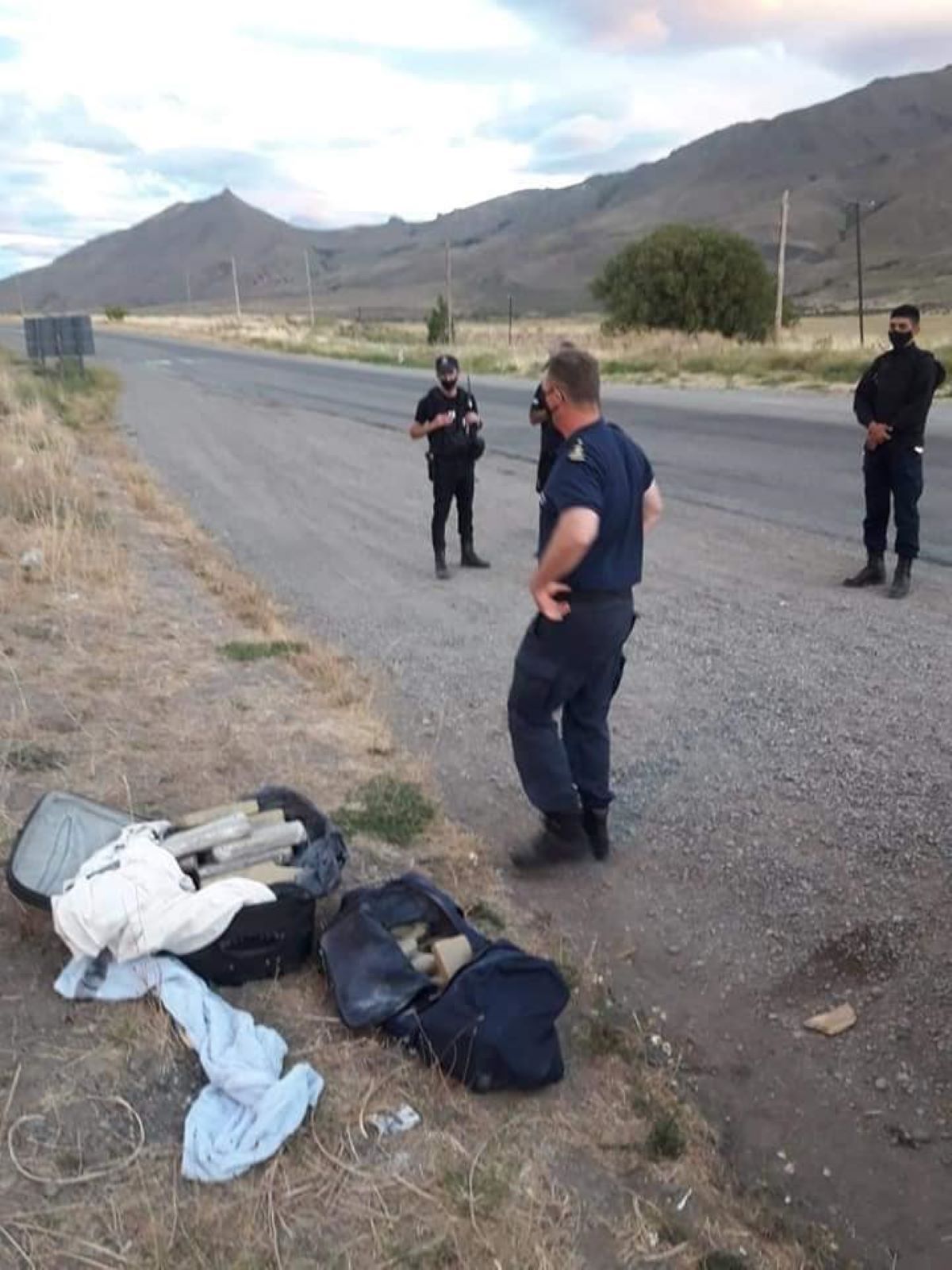 Una mujer demorada en el ingreso a Esquel con una importante cantidad de droga