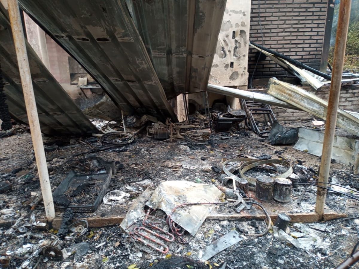 Denuncian robos a los damnificados de los incendios en Lago Puelo