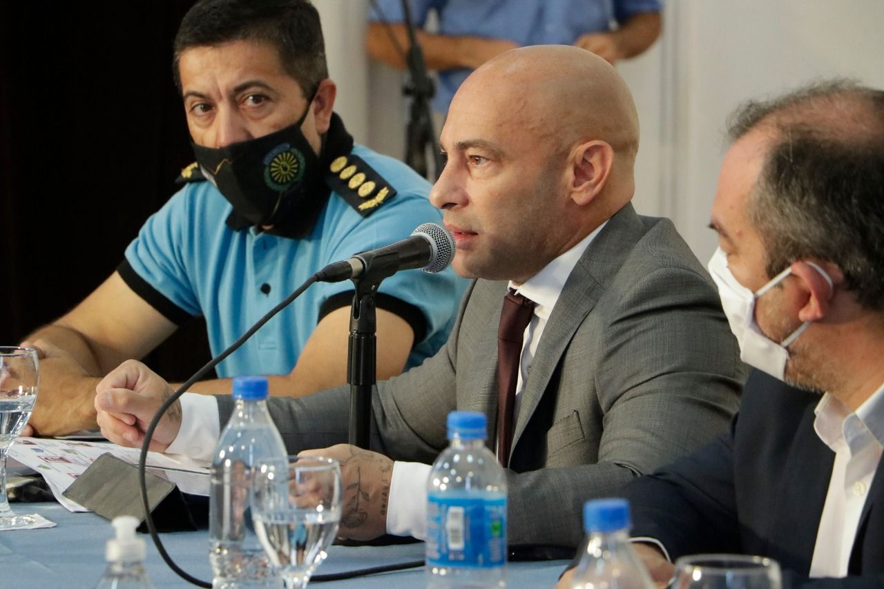La Policía espera una respuesta este martes, Massoni dijo que depende de Grazzini y Antonena