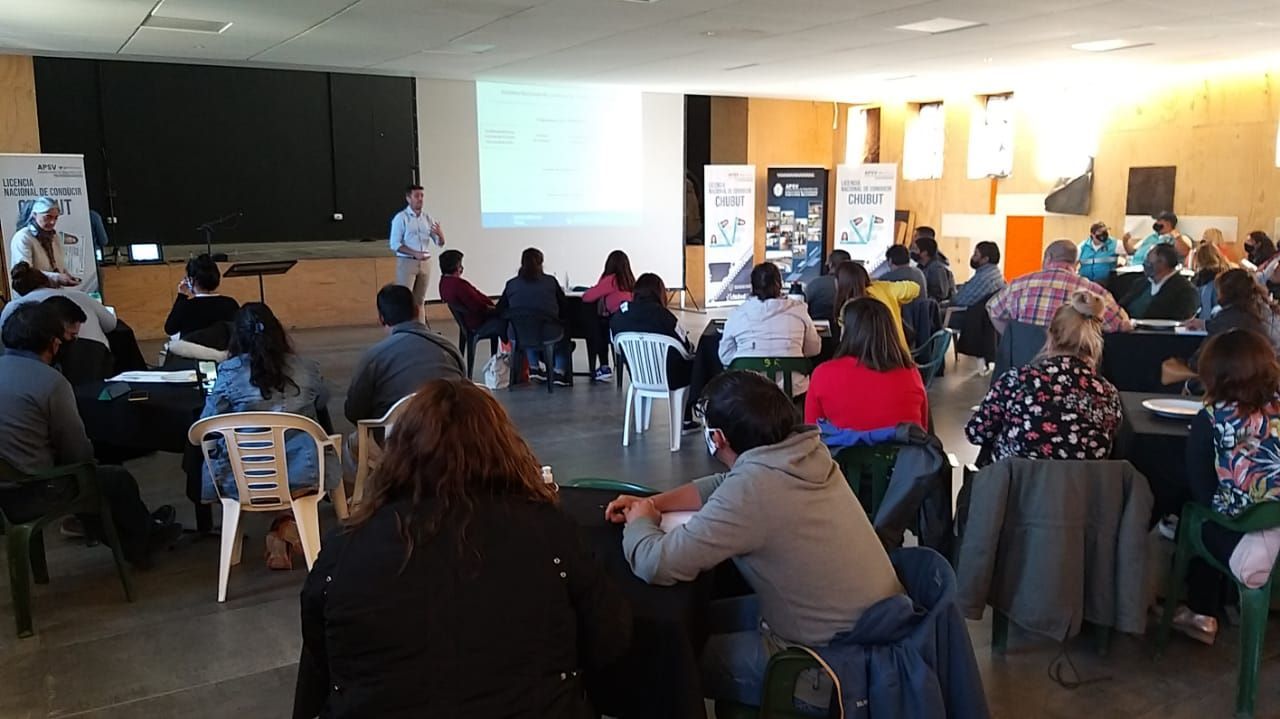 Capacitan a personal municipal para la emisión de Licencias de Conducir (EQS Notas)