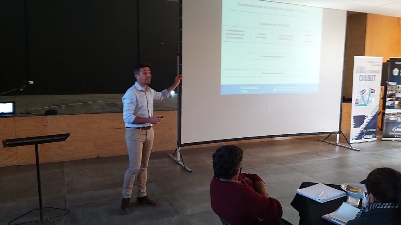 Capacitan a personal municipal para la emisión de Licencias de Conducir (EQS Notas)