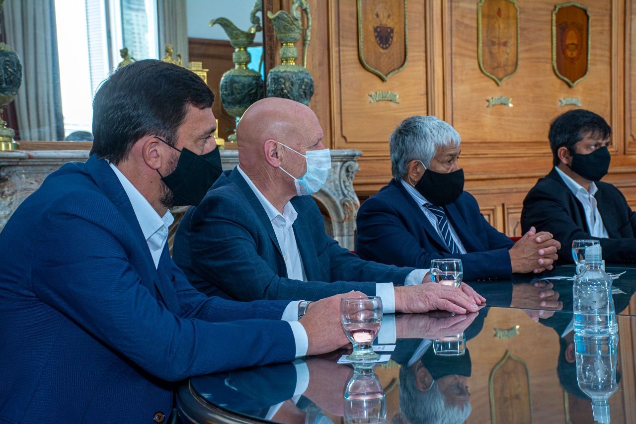 Intendentes de la cordillera reunidos con Wado De Pedro