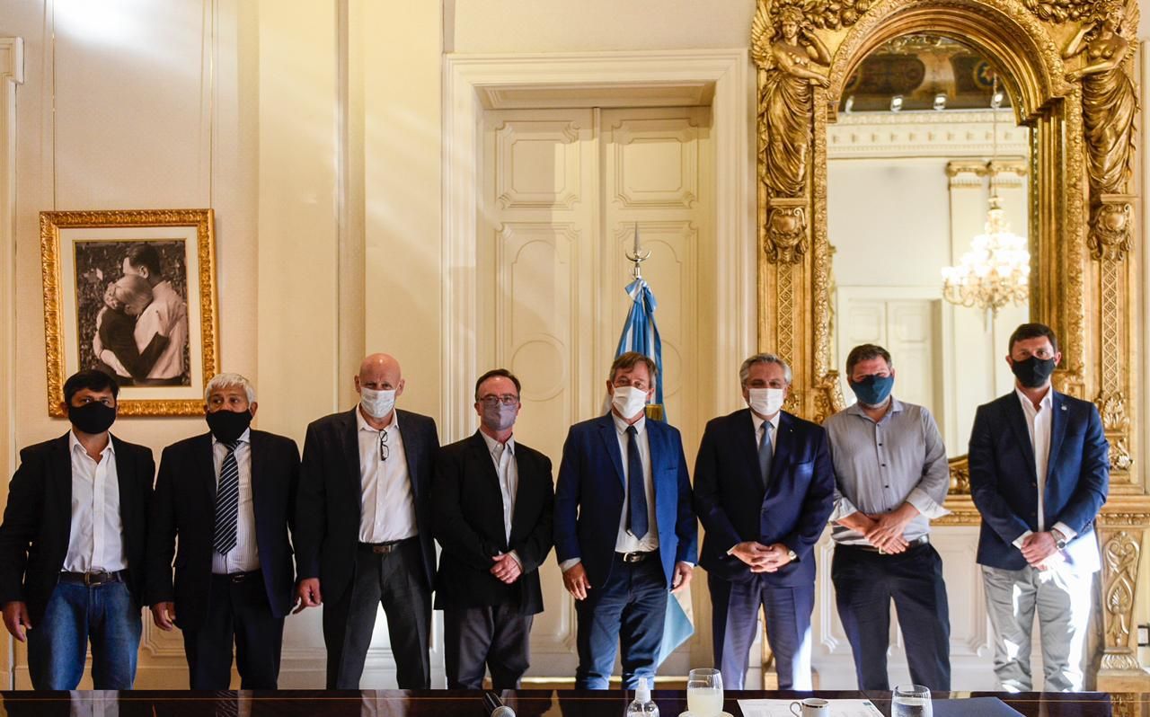 El Presidente recibió a intendentes de la Comarca afectada por incendios forestales