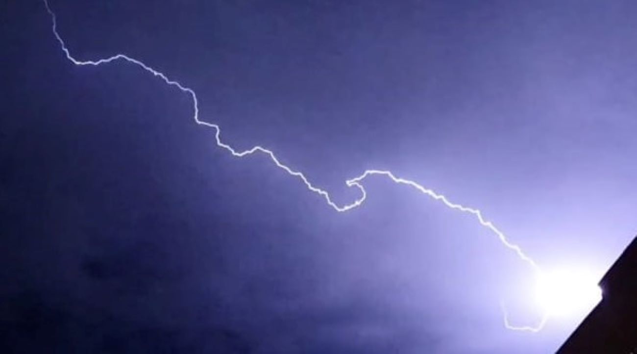 Una inusual tormenta eléctrica en Esquel
