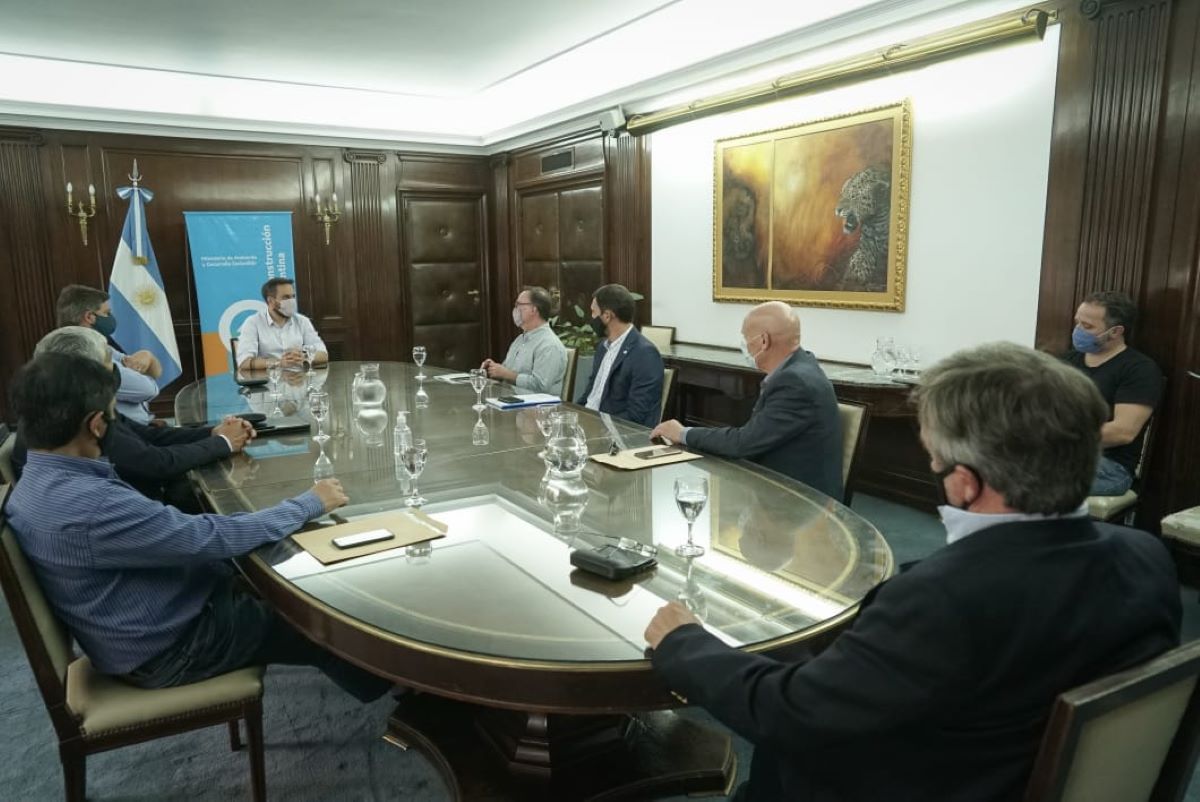 Intendentes de la comarca realizan gestiones en Buenos Aires
