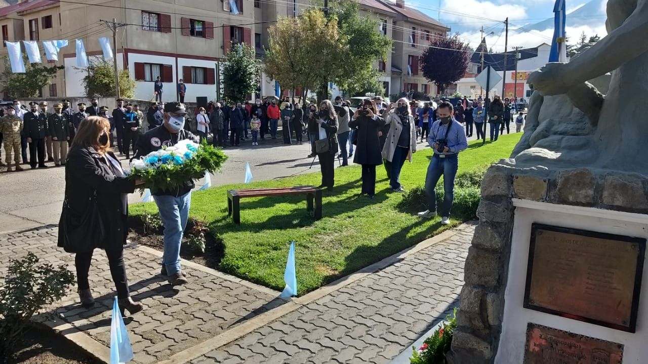 Acto 2 de Abril. Ofrendas florales en recuerdo de los veteranos de Malvinas