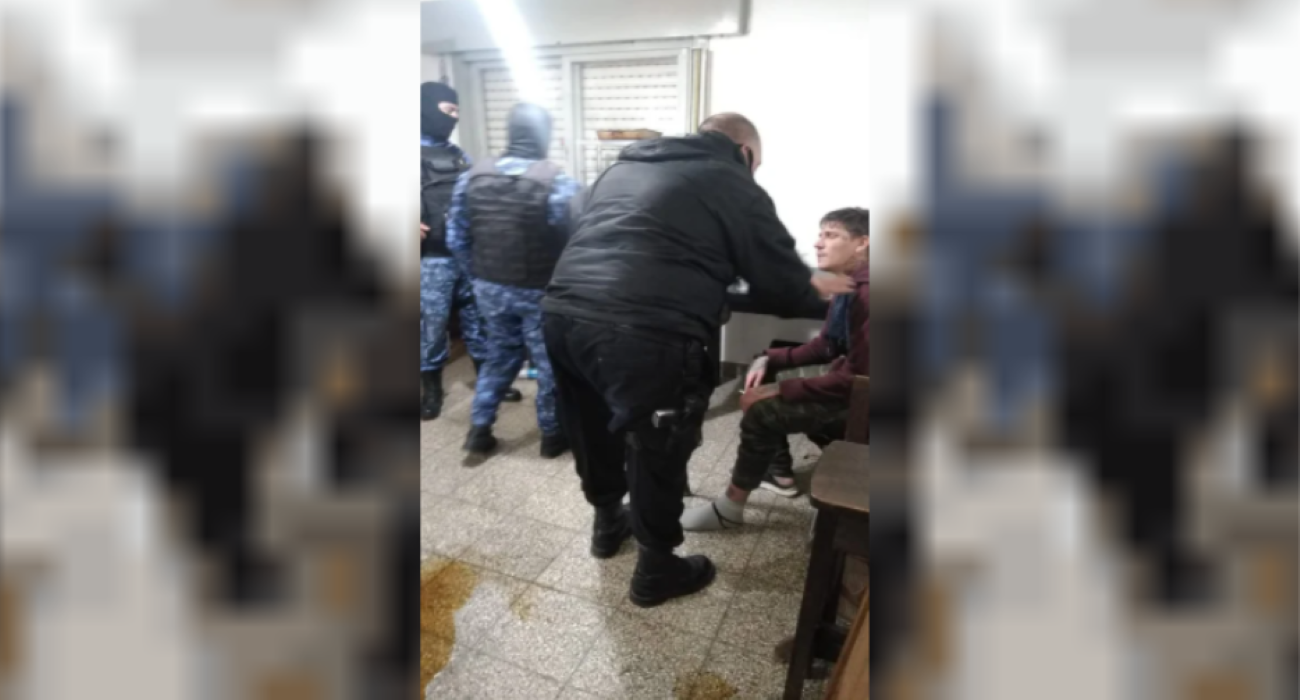 Logró encerrar a su ex pareja en el baño luego que la amenazó con un cuchillo (ADNsur)