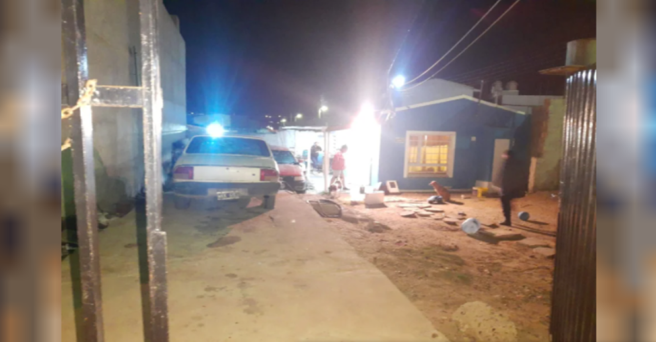 Un nene escapó por la ventana para alertar que un hombre armado había entrado a su casa