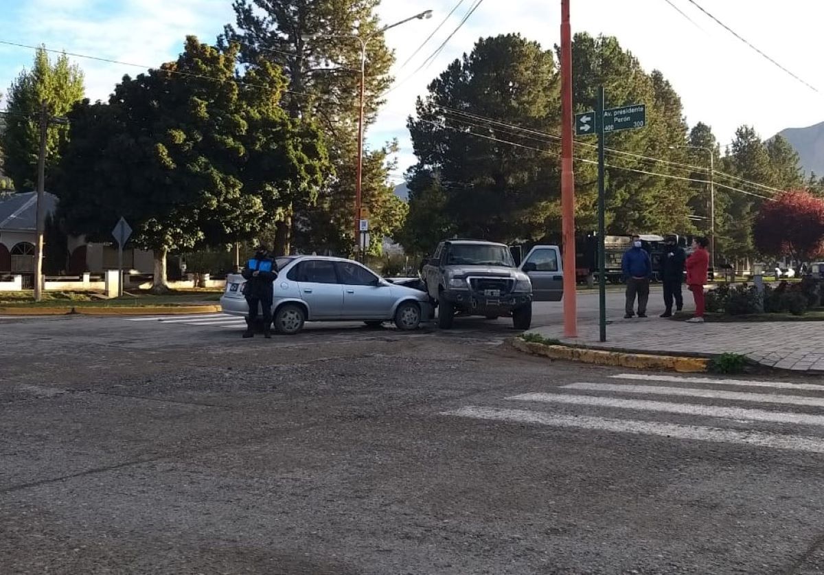Fuerte choque en Perón y Ameghino