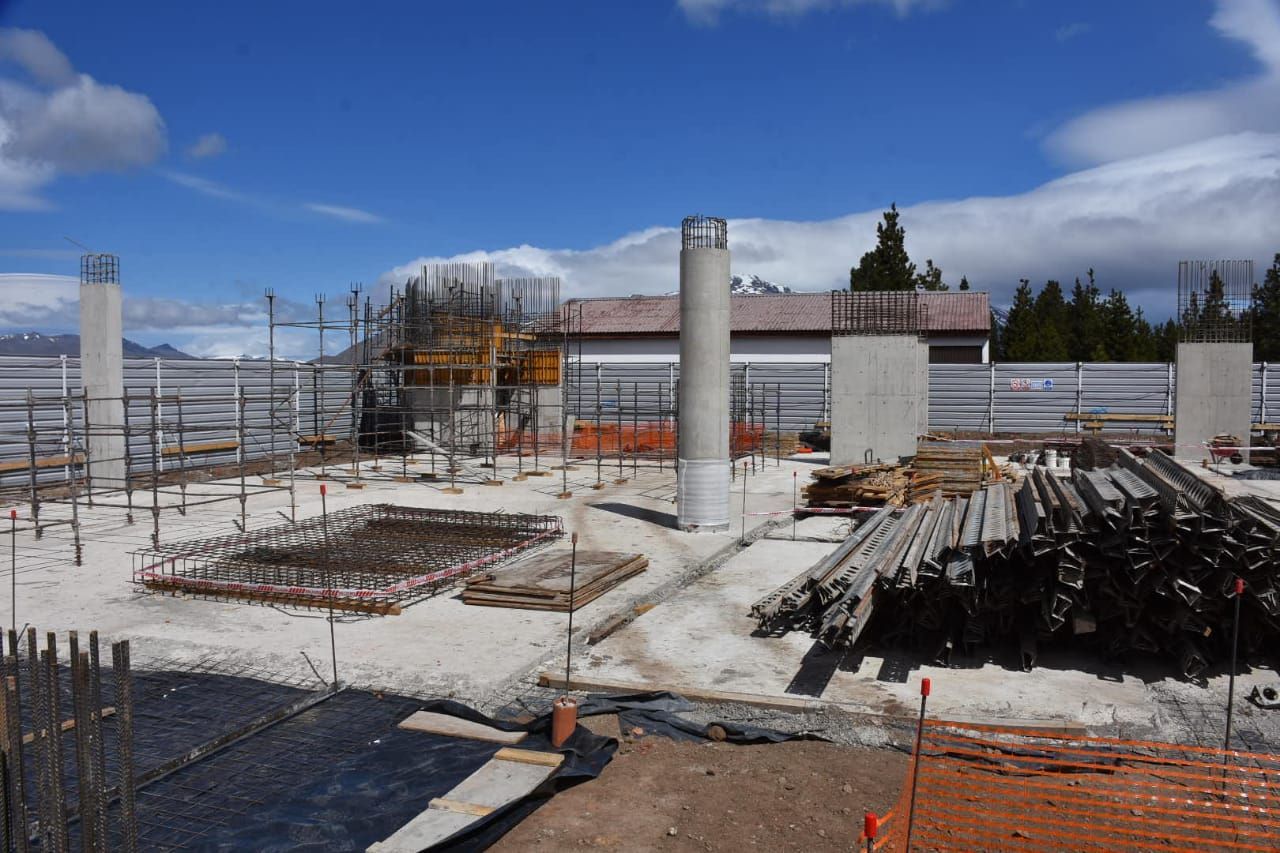 Simieli: "Dos hoteles quieren instalarse en Esquel si se concluye la obra del aeropuerto"