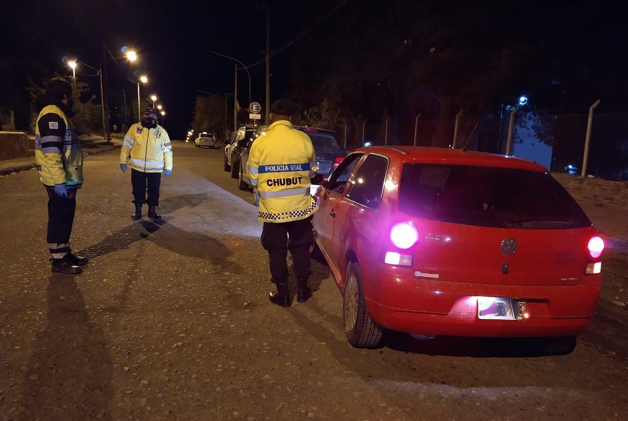 Esquel: Cinco autos secuestrados esta madrugada por alcoholemia positiva