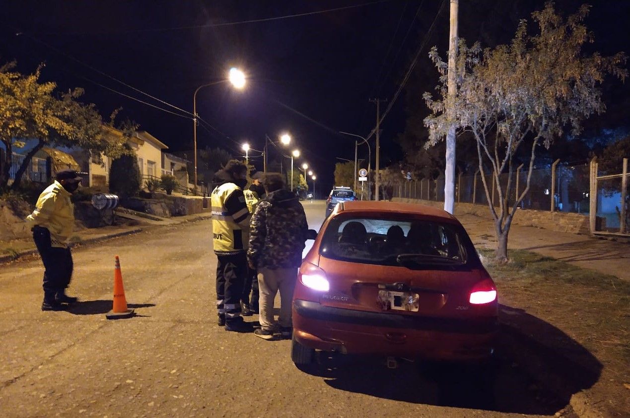 Esquel: Cinco autos secuestrados esta madrugada por alcoholemia positiva