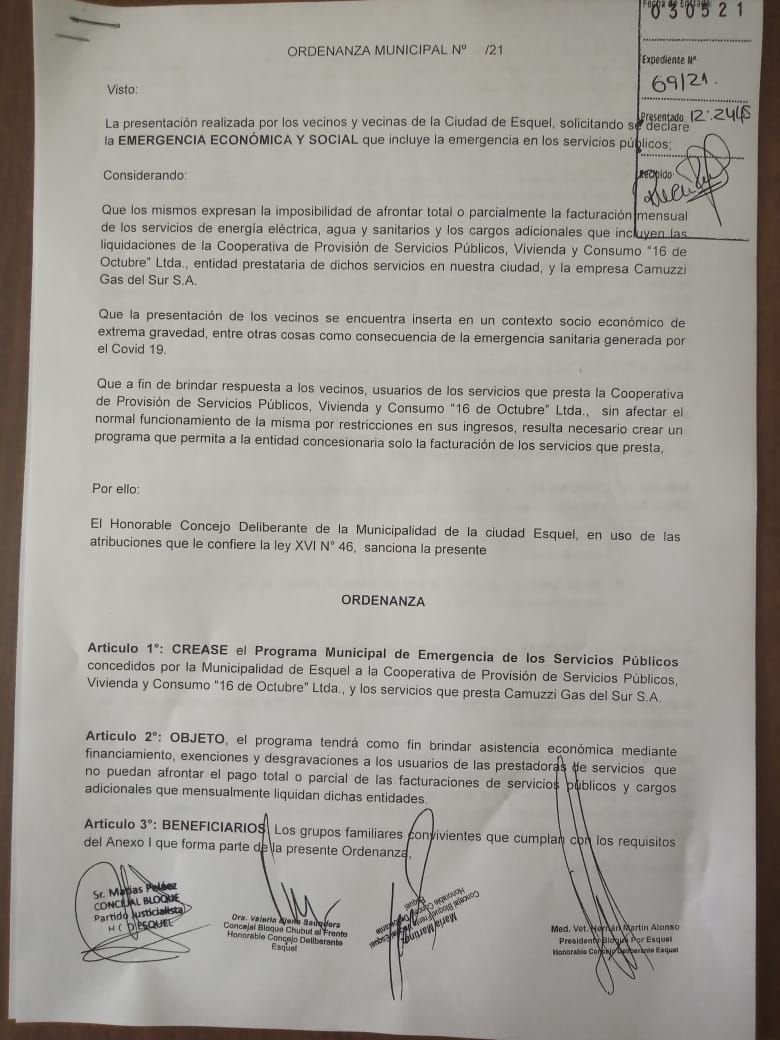 Los bloques minoritarios presentaron el proyecto para que vecinos de Esquel tengan un alivio en sus deudas de luz y gas