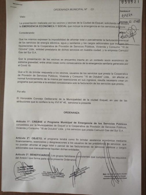 Los bloques minoritarios presentaron el proyecto para que vecinos de Esquel tengan un alivio en sus deudas de luz y gas