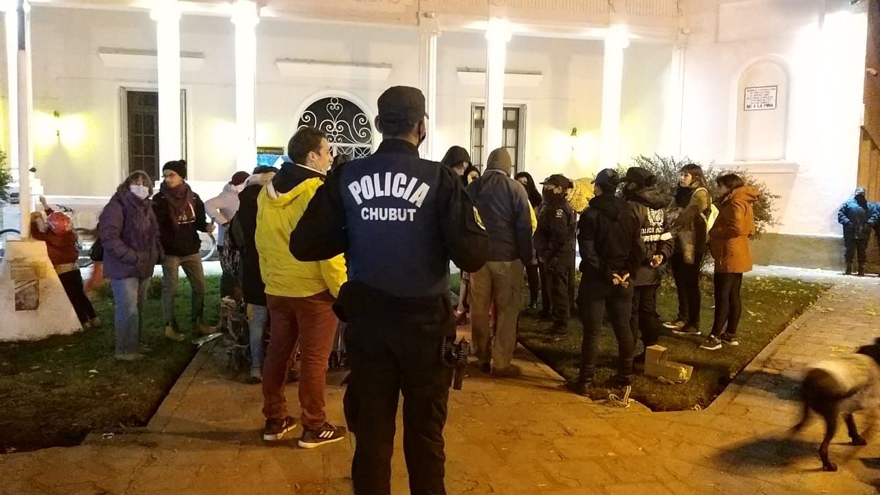 Indignación en Esquel "queremos que la Iniciativa tenga el mismo tratamiento que tuvo la zonificación"