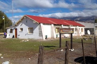 Detectan un posible caso de hantavirus en una escuela de Lago Puelo