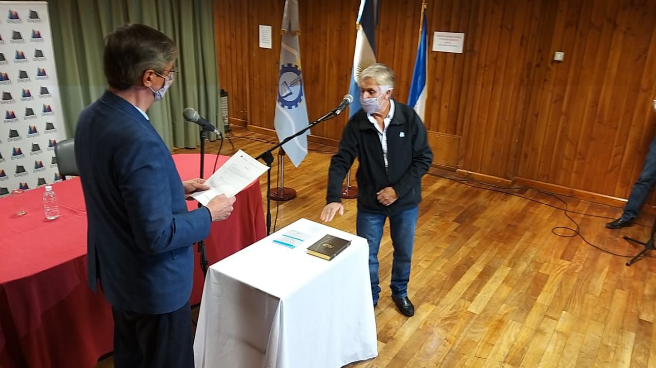 Asumió Herman Torres en Obras Públicas y prometió continuar el plan de obras